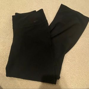 Black Nike yoga pants